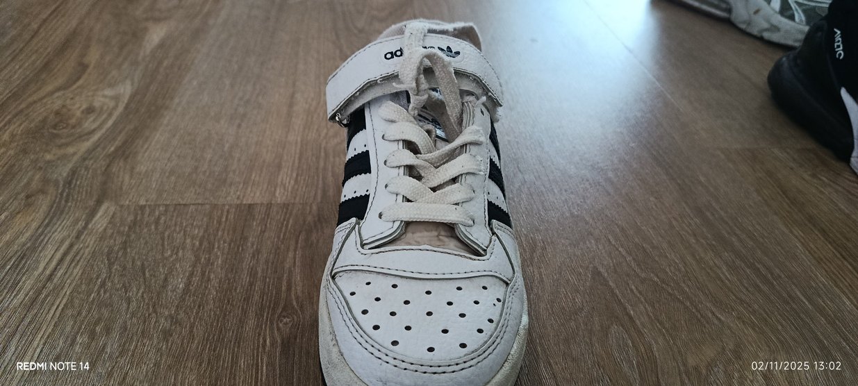 Beyaz Adidas Erkek çocuk 36 numara  Ayakkabı
ithal - Görsel 5