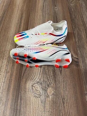 40 Beden beyaz Renk Adidas orjinal ayakkabı