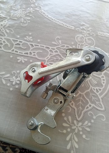 Beden Gri ve Beyaz Kirpik Kıvırıcı