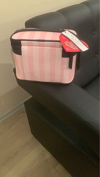 Victoria s Secret Victoria secret makyaj çantası