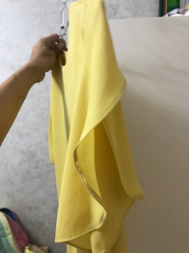 Sarı Kadın Kısa Kollu Saten Bluz - Görsel 4