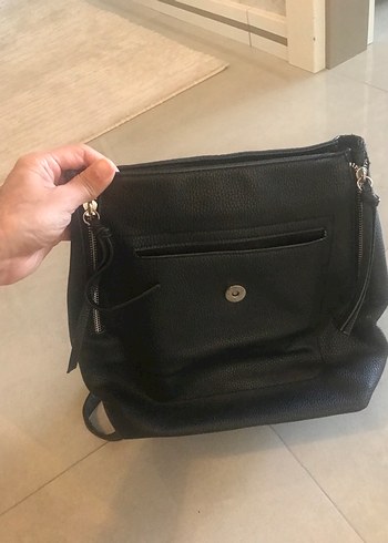 Stradivarius Siyah Deri Kadın Sırt Çantası - Görsel 3