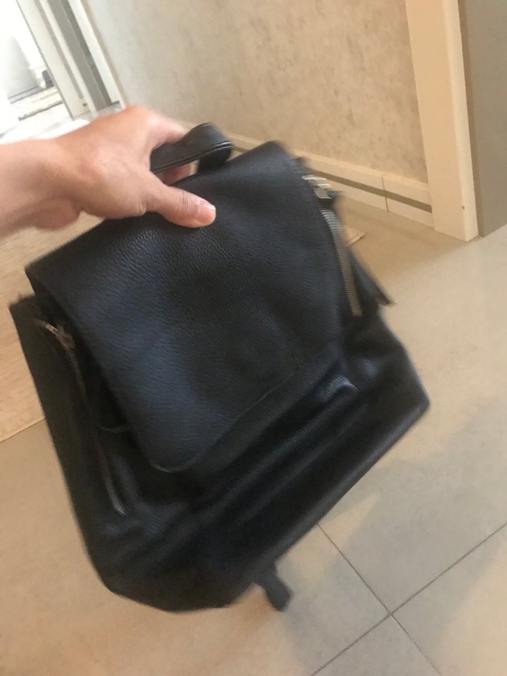 Stradivarius Siyah Deri Kadın Sırt Çantası - Görsel 2