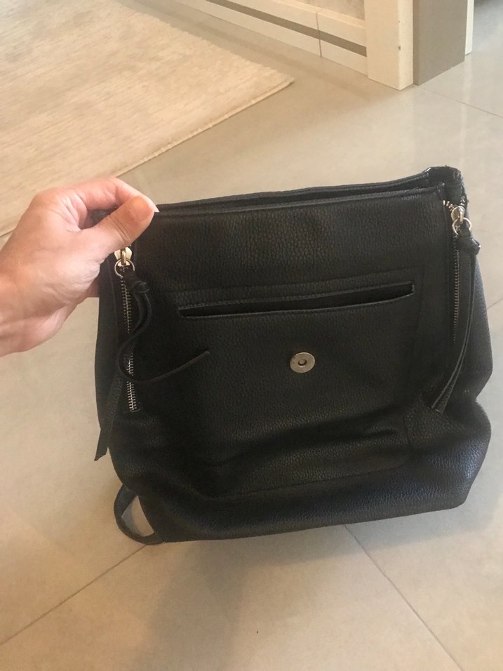 Stradivarius Siyah Deri Kadın Sırt Çantası - Görsel 3