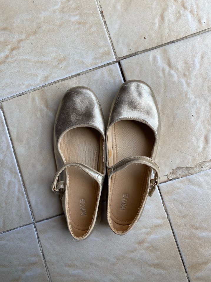 Kızlar için Parlak Altın Tokalı Babet - Görsel 3