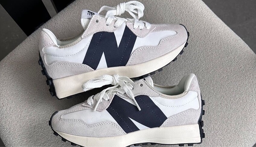 New Balance 327