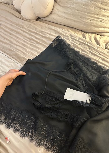 Dantel Detaylı Siyah Yılan Desenli Uzun Elbise - Görsel 4