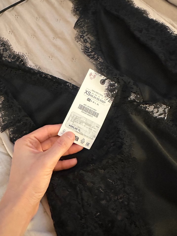 Dantel Detaylı Siyah Yılan Desenli Uzun Elbise - Görsel 5