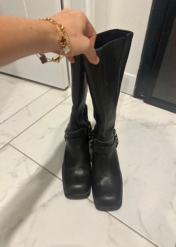 Tokalı Siyah Deri Dizüstü Bot - Görsel 3