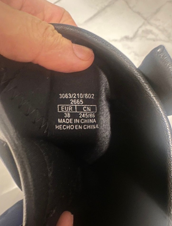 Tokalı Siyah Deri Dizüstü Bot - Görsel 5