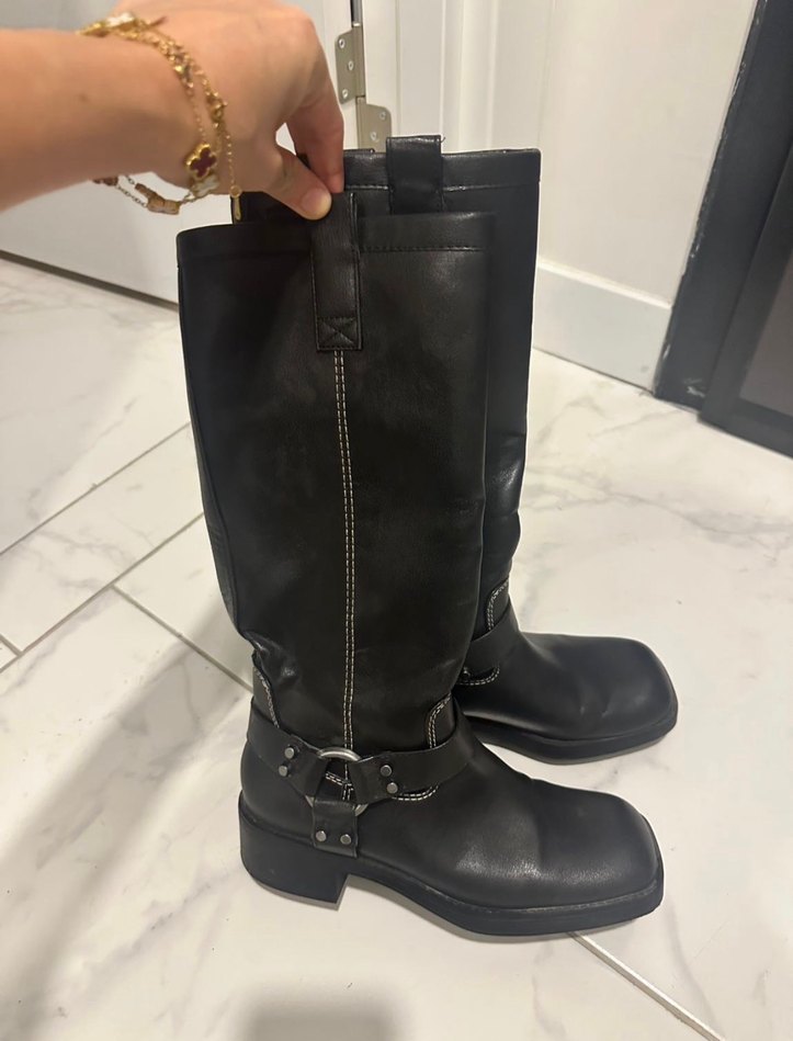 Tokalı Siyah Deri Dizüstü Bot - Görsel 2