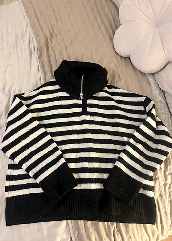 Bershka Siyah Beyaz Cizgili Yarim Fermuarli Triko Kazak