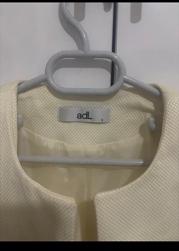 Düğmeli Beyaz Kadın Blazer Ceket - Görsel 2