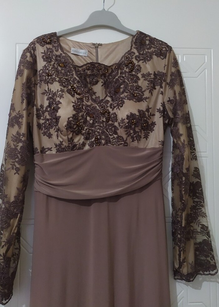 38 beden kuyruklu boncuk detaylı kahverengi elbise - Görsel 2