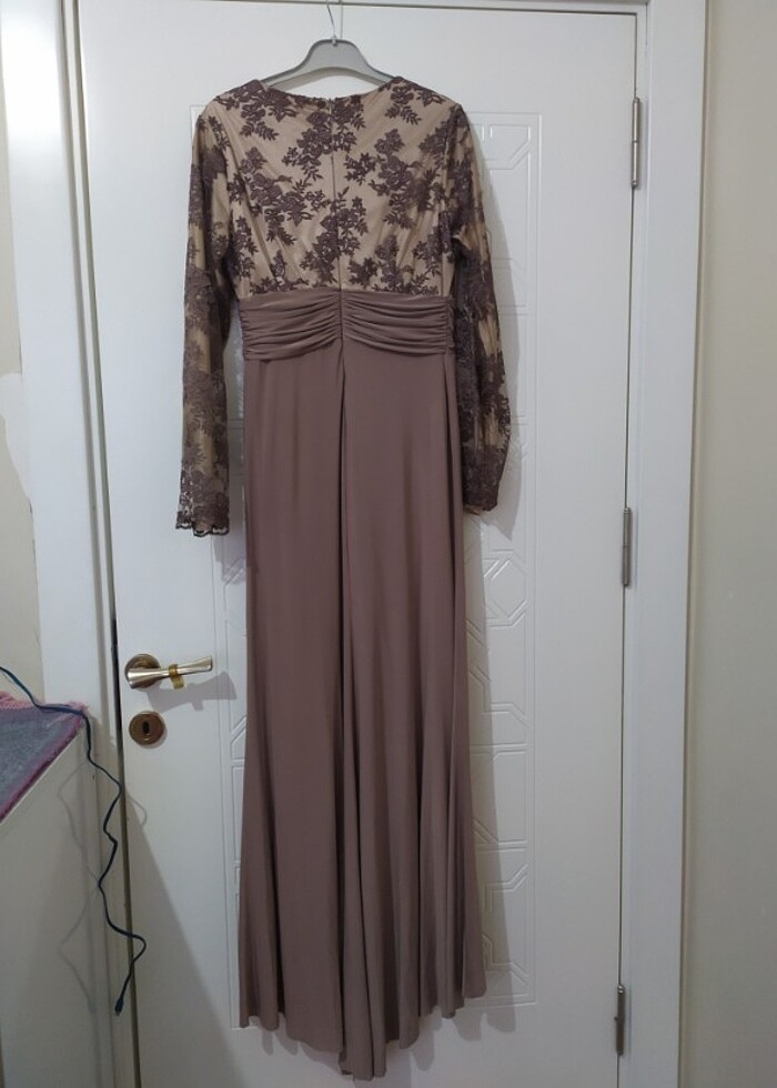 38 beden kuyruklu boncuk detaylı kahverengi elbise - Görsel 5