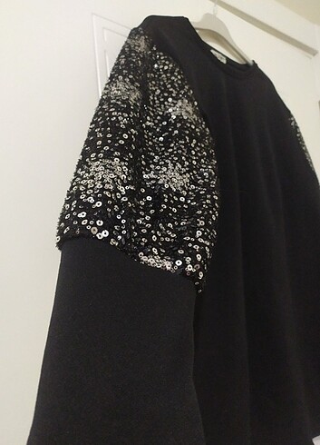 Kolları pullu bol kesim siyah tunik - Görsel 2