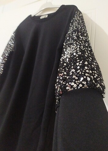 Kolları pullu bol kesim siyah tunik - Görsel 3