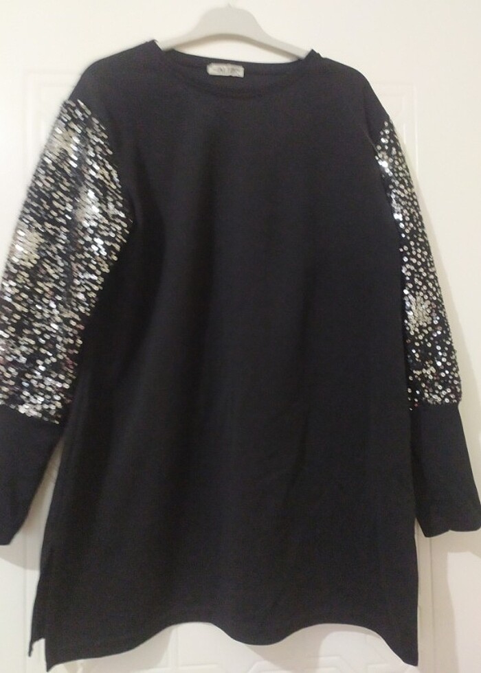 Kolları pullu bol kesim siyah tunik - Görsel 4