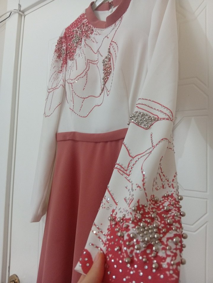 Nakışlı Boncuklu Uzun Kollu Pembe Abiye Elbise - Görsel 4