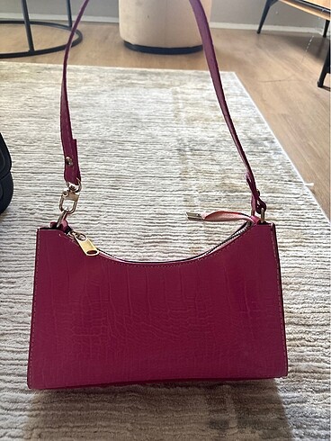 Pembe çanta cok az kullanıldı