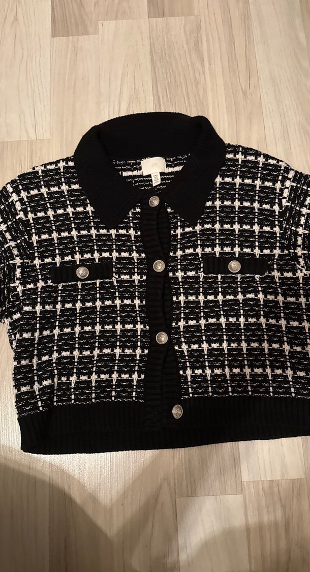 Düğmeli Siyah Kareli Kısa Kollu Kadın Hırka - Görsel 4