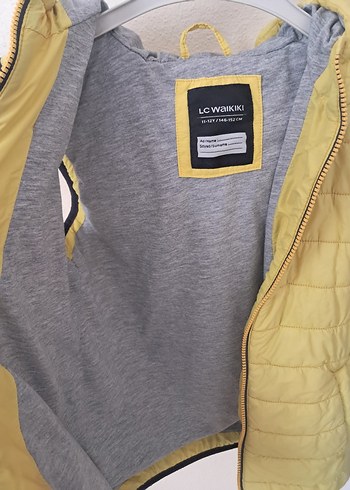 Sarı Kapüşonlu Erkek Çocuk Yeleği - Görsel 5