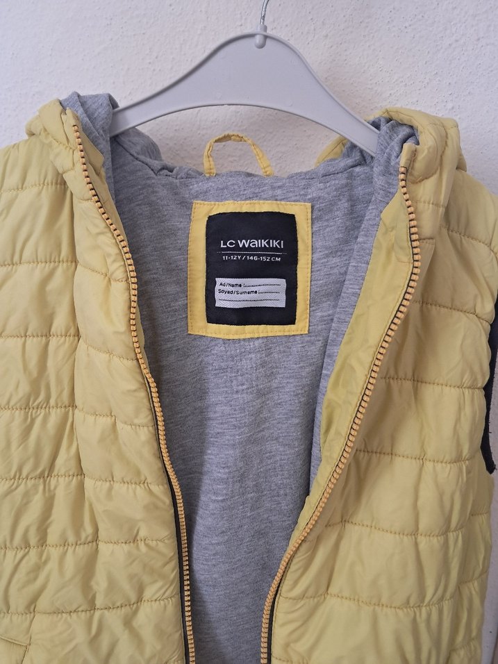 Sarı Kapüşonlu Erkek Çocuk Yeleği - Görsel 4