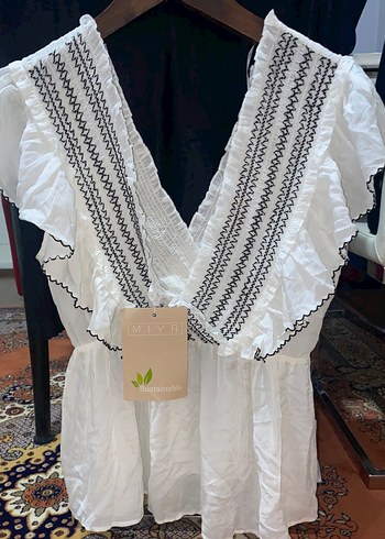 Zara Nakışlı V Yaka Bluz