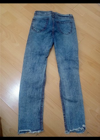 Pul Detaylı Mavi Kadın Denim Pantolon - Görsel 2