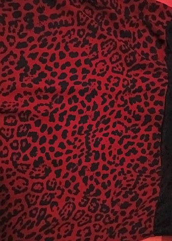 Dantel Detaylı Kırmızı Leopar Desenli V Yaka Kadın Atlet - Görsel 4