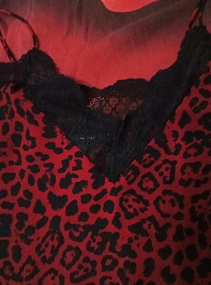 Dantel Detaylı Kırmızı Leopar Desenli V Yaka Kadın Atlet - Görsel 2