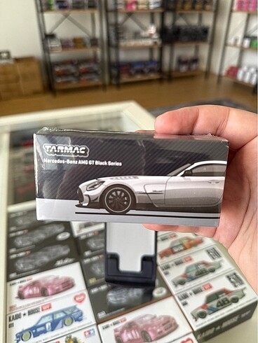 Tarmac works Mercedes AMG GT (1/64)