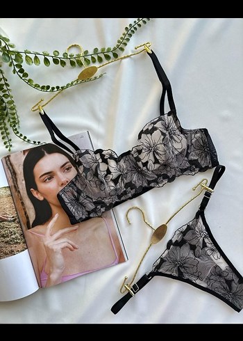 Siyah çiçek detaylı sütyen takımı - Görsel 4