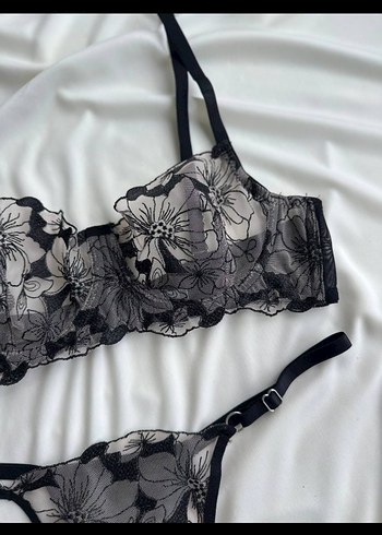 Siyah çiçek detaylı sütyen takımı - Görsel 3