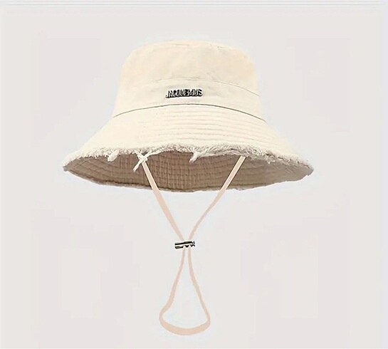 Jacquemus şapka