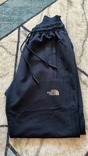 North face mevsimlik eşofman altı