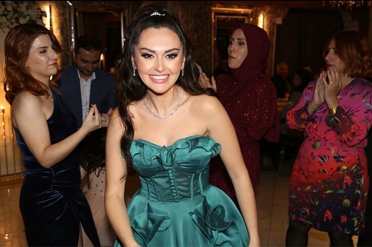 36 Beden yeşil Renk Zümrüt yeşili nişan elbisesi abiye