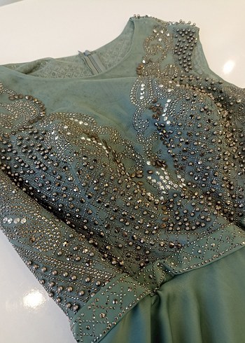 Boncuk İşlemeli Yeşil Uzun Abiye Elbise - Görsel 2