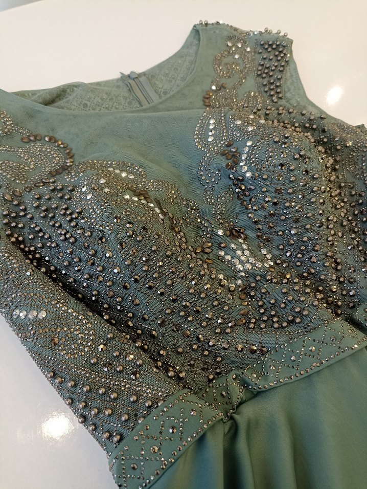 Boncuk İşlemeli Yeşil Uzun Abiye Elbise - Görsel 2