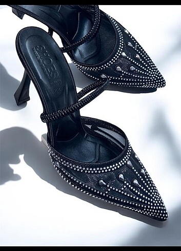 36 Beden İnce Topuklu Taşlı Saten Stiletto Siyah