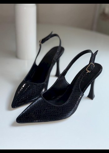 Siyah Yılan Desenli Stiletto