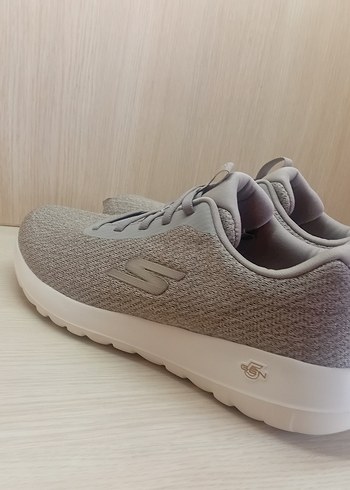 Skechers 44