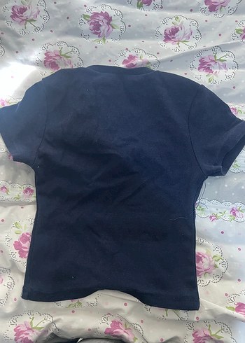 Siyah V Yakalı Kısa Kollu Kadın Tişört - Görsel 3