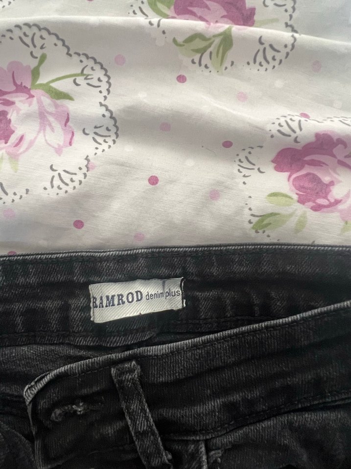 Siyah Fermuarlı Uzun Kadın Kot Pantolon - Görsel 3