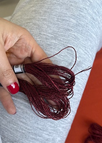  Siyah bordo karışımı simli etamin ipi