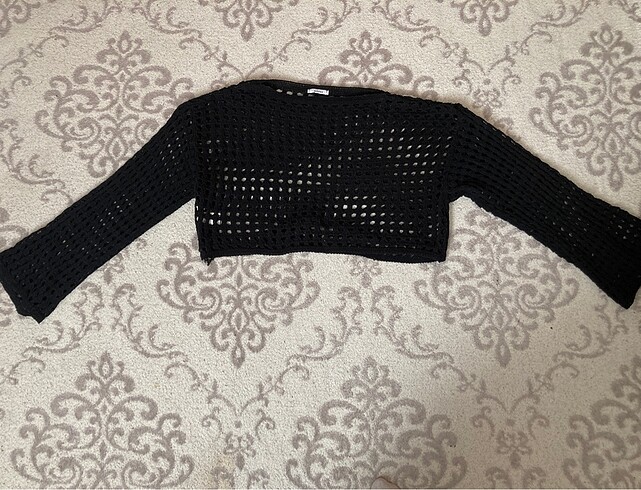 delikli crop triko kazak