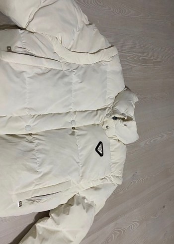 Prada Düğmeli Beyaz Kadın Kışlık mont - Görsel 3