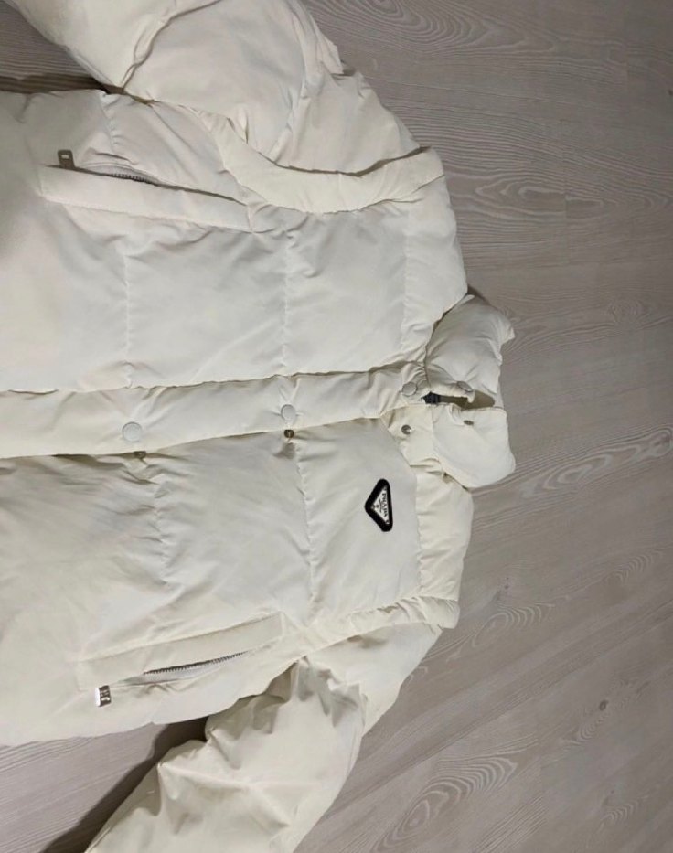 Prada Düğmeli Beyaz Kadın Kışlık mont - Görsel 2