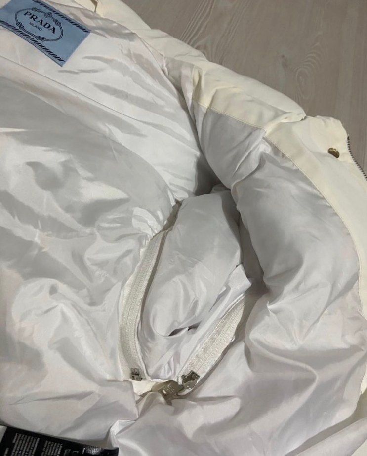 Prada Düğmeli Beyaz Kadın Kışlık mont - Görsel 4