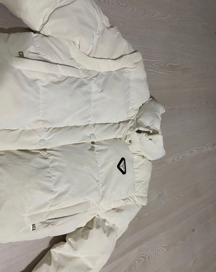 Prada Düğmeli Beyaz Kadın Kışlık mont - Görsel 3